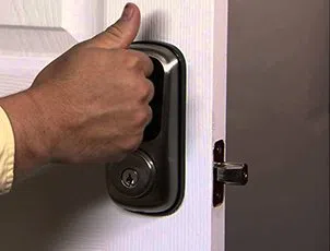 Lock Locksmith Tech Frisco, TX 214-775-9216 - 24-7-locksmith-key-service
